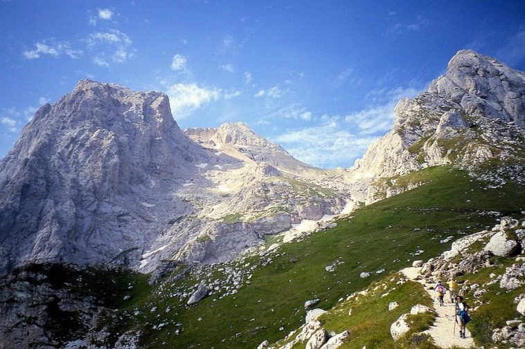 Percorsi in montagna d'estate