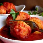 Pallotte cace e ove al sugo