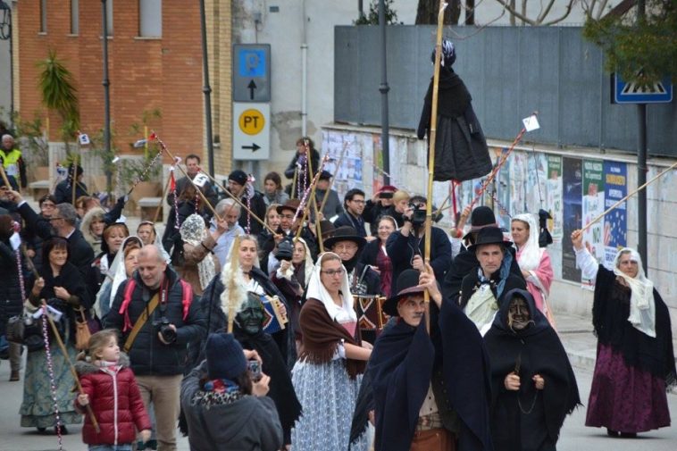Festa delle Bambole Volanti